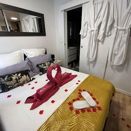 Love Room A Cannes - Appartement 25M2 Pour 2 Personnes Avec Un Jacuzzi Prive Exterior photo